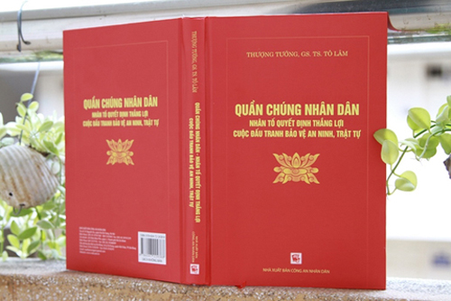 Những cuốn sách gan ruột của Bộ trưởng Tô Lâm